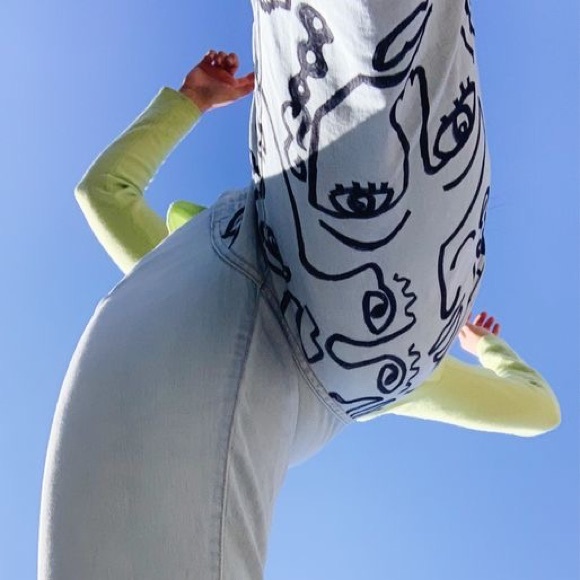 One-of-a-kind High Waisted Levi Jeans - Picture 4 of 6